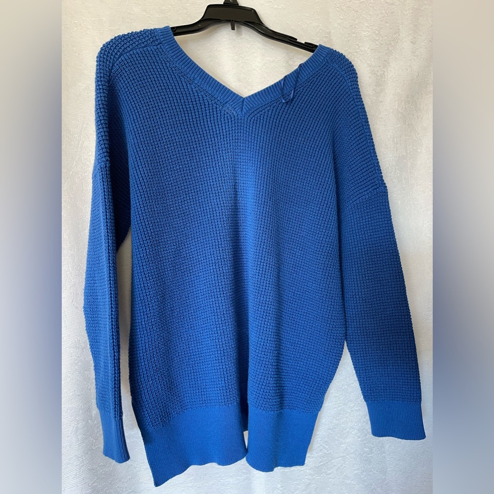 Michael Kors blue sweater V neck line Sz M